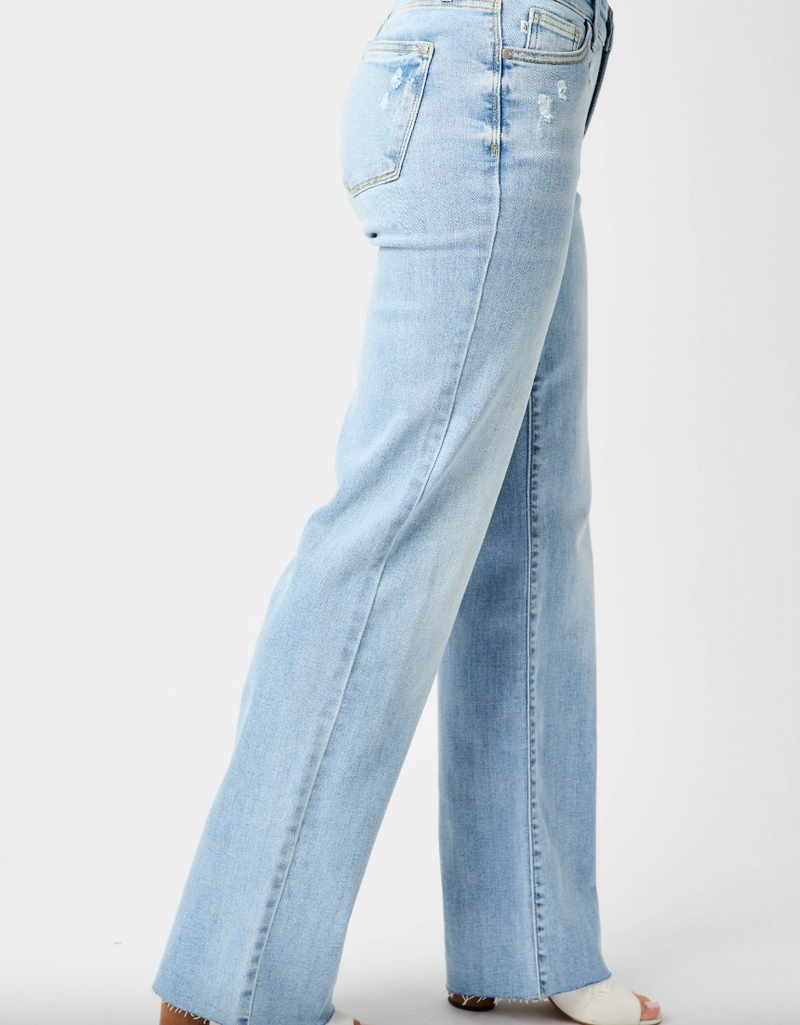 Veronica Straight Fit Jeans - Curvy